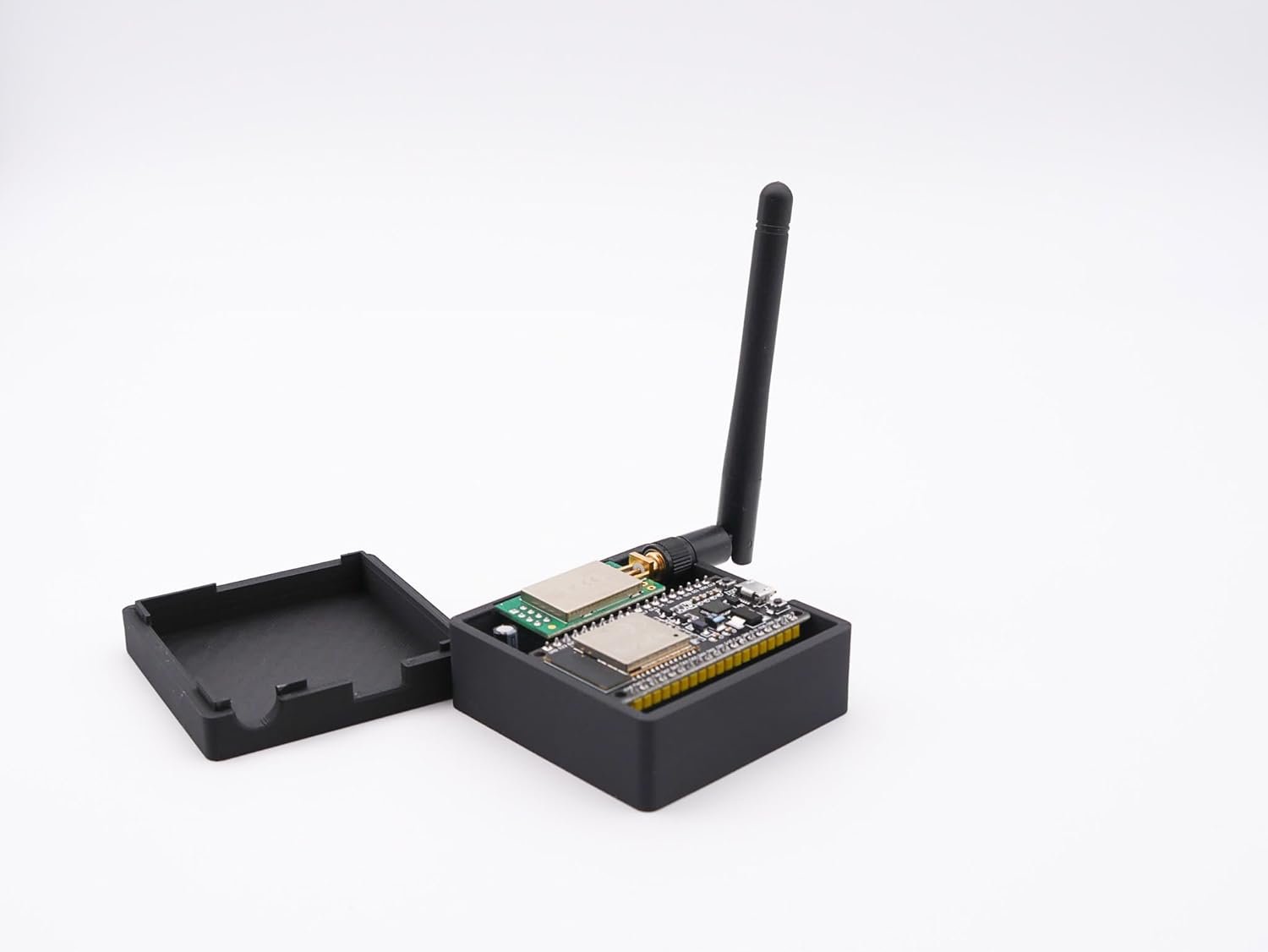 51rlBnClYDL._AC_SL1500_.jpg OpenDTU kompatibilný s Hoymiles WR – načítanie údajov z balkónovej elektrárne (USB, čierna)