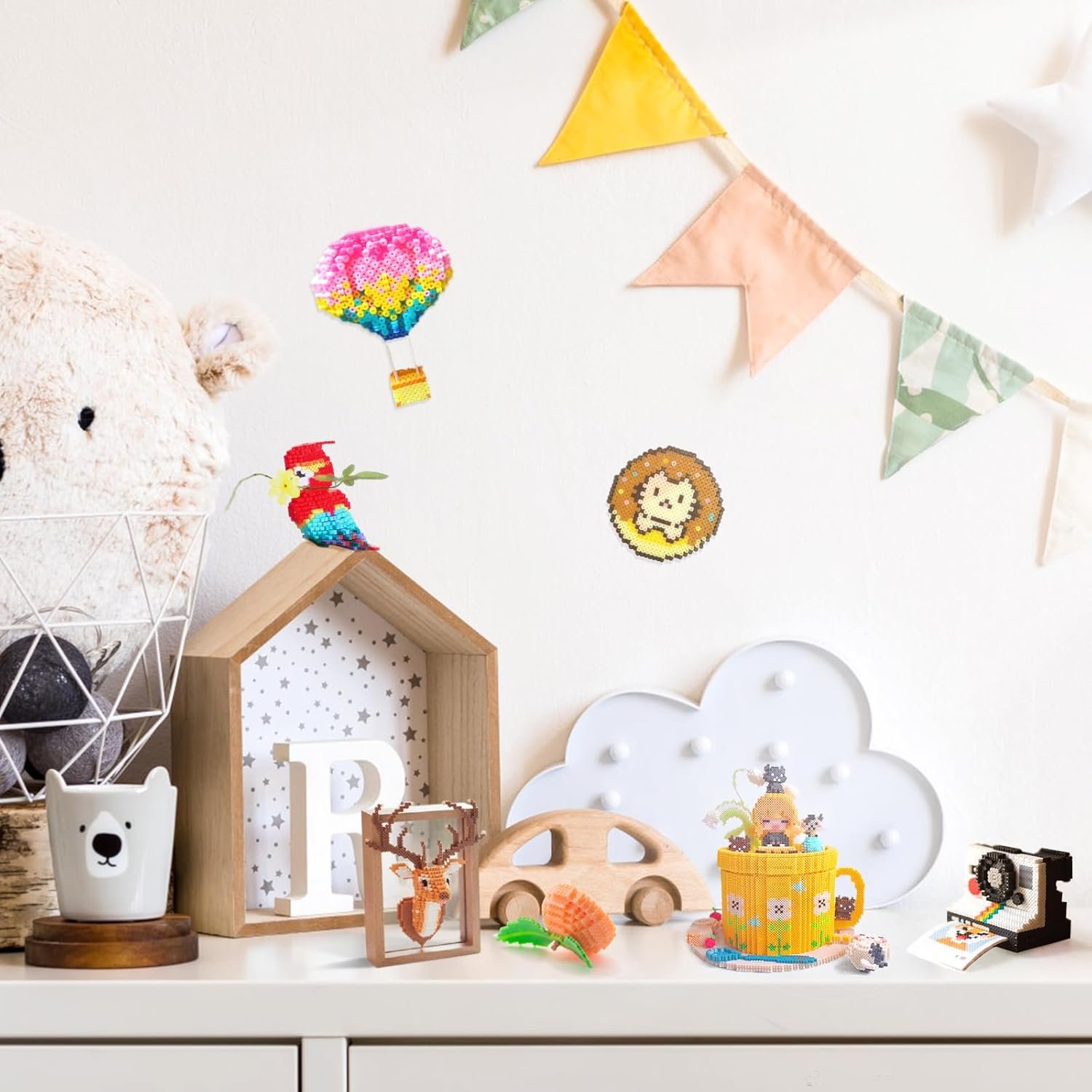 LIHAO 24000 MINI Sada korálikov na žehlenie – malé navliekacie koráliky v triediacom boxe, detské DIY koráliky na dosku na žehlenie, ako darček pre deti (2,6 mm, 48 farieb, mini)