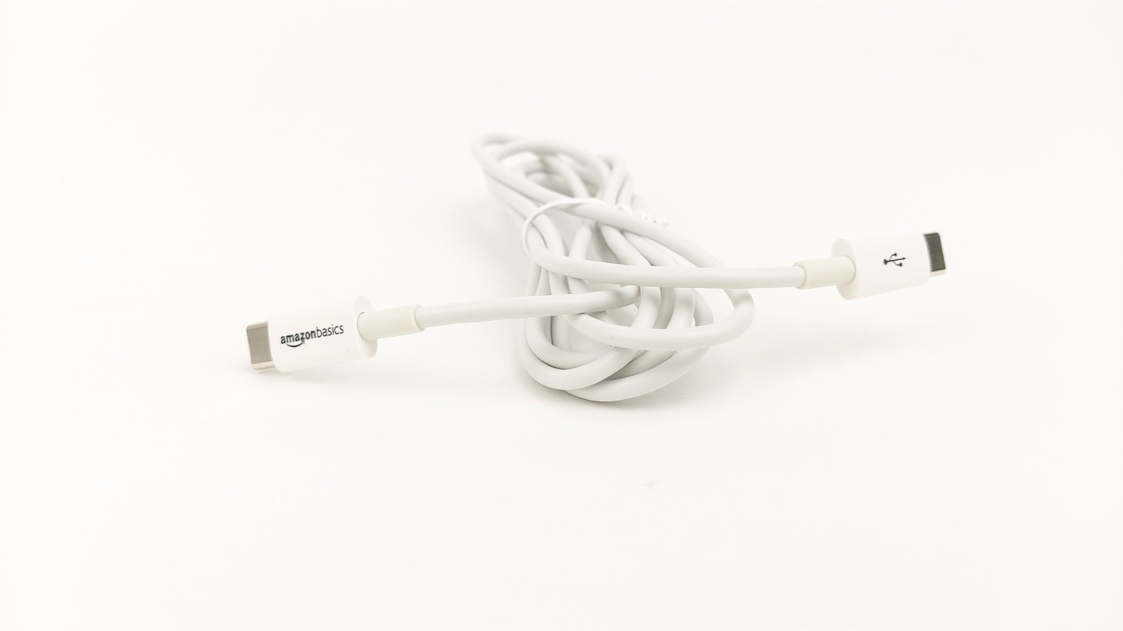 AmazonBasics L6LUC026-CS-R kábel USB 1,8 m USB C Pánsky biely