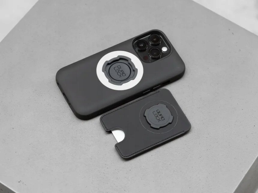 Quad Lock MAG puzdro na telefón iPhone 15 Pro s čiernym MAG krúžkom