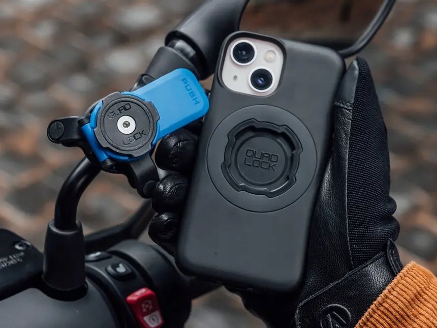 Quad Lock MAG puzdro na telefón iPhone 15 Pro s čiernym MAG krúžkom