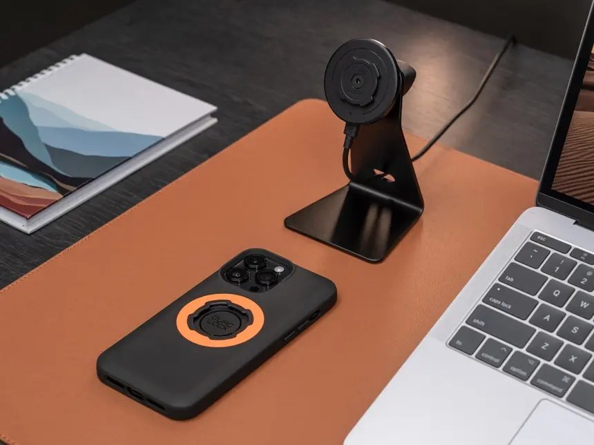 Quad Lock MAG puzdro na telefón iPhone 15 Pro s čiernym MAG krúžkom