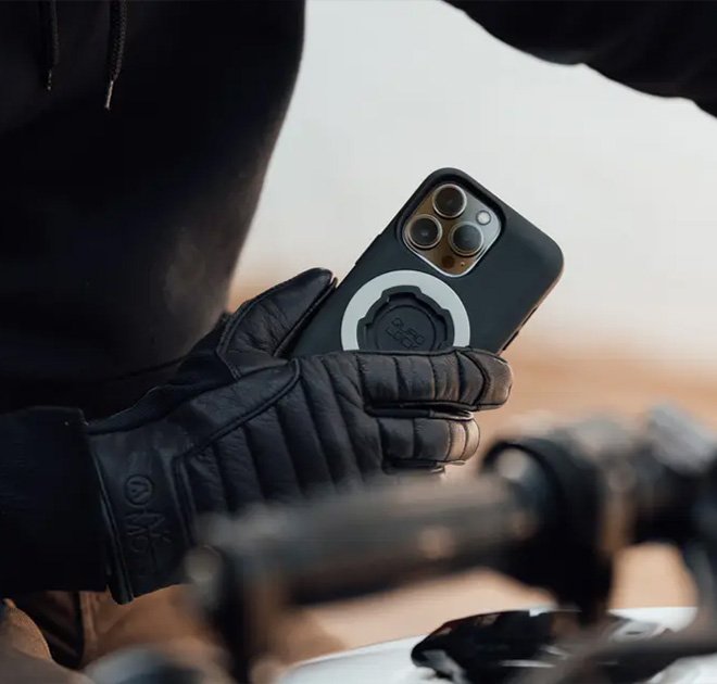 Quad Lock MAG puzdro na telefón iPhone 15 Pro s čiernym MAG krúžkom