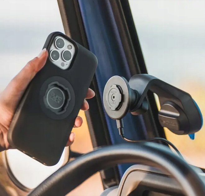 Quad Lock MAG puzdro na telefón iPhone 15 Pro s čiernym MAG krúžkom