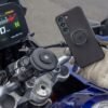 Quad Lock MAG puzdro na telefón iPhone 15 Pro s čiernym MAG krúžkom