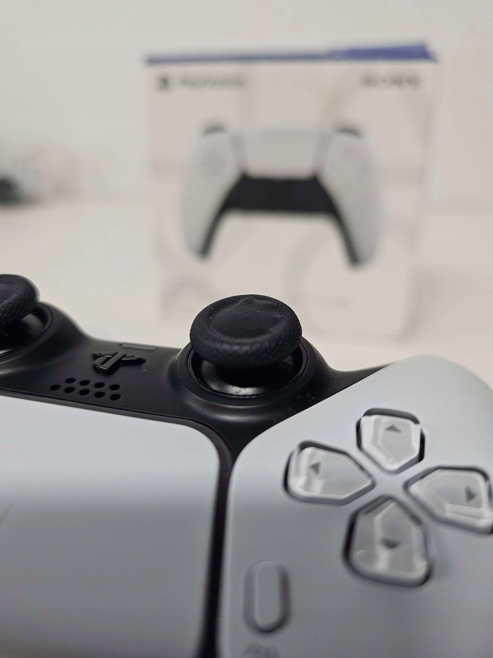 image-1056.jpeg Bezdrôtový ovládač Sony DualSense biely pre PlayStation 5