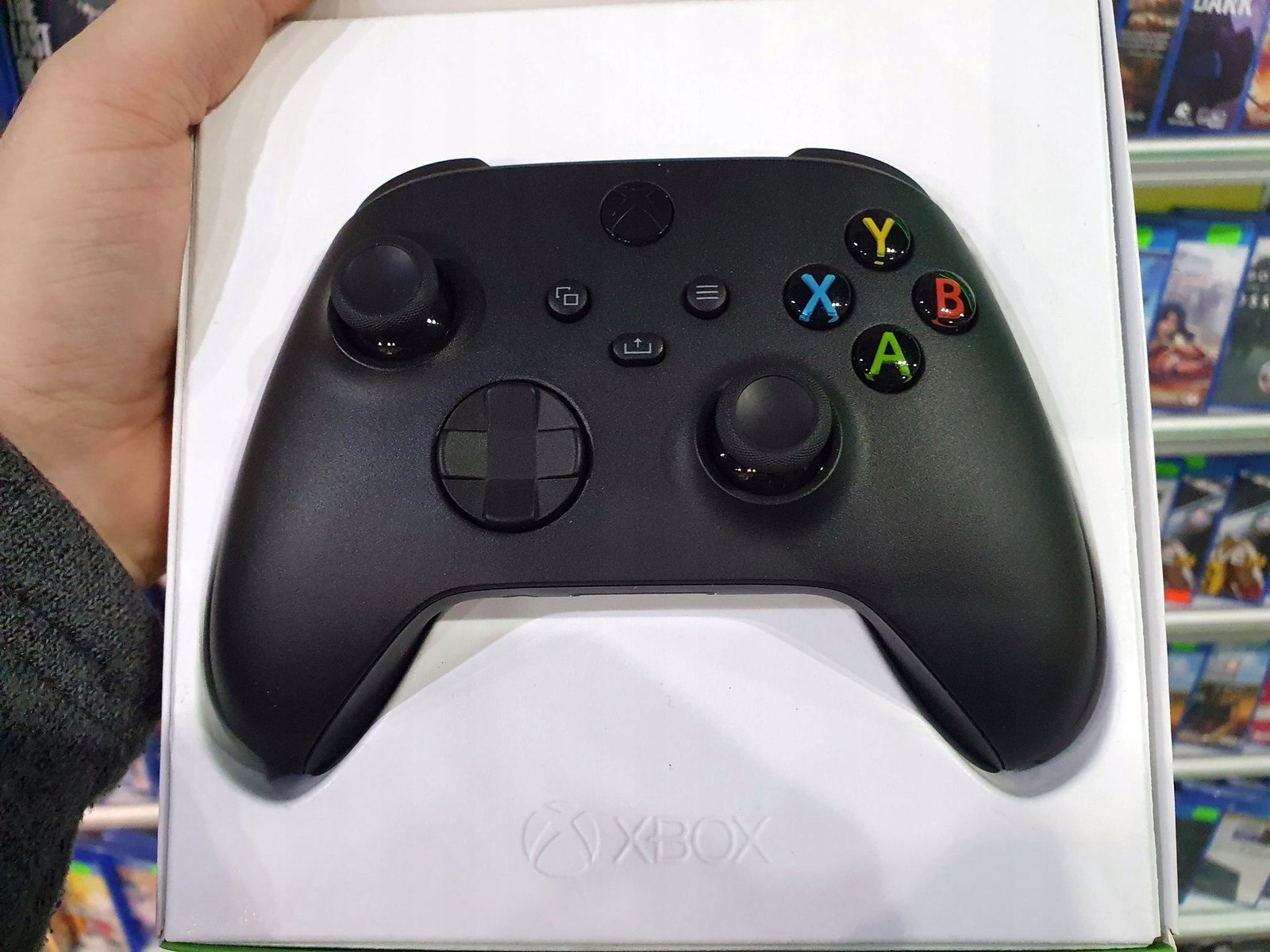 image-1187.jpeg Bezdrôtový ovládač Microsoft Xbox Controller Carbon Black