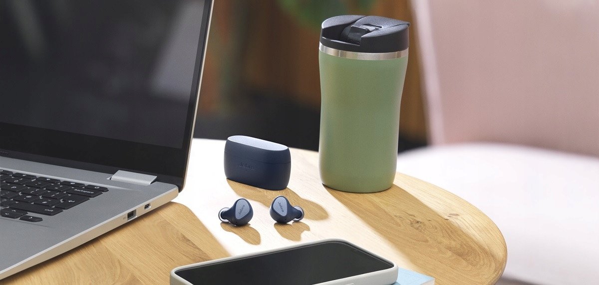 image-943.jpeg Bezdrôtové slúchadlá do uší Jabra Elite 4 sivé