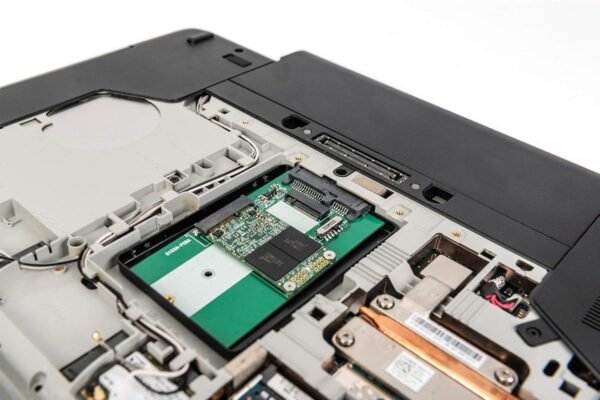 02-264.jpg Digitus DA-71118 — adaptér SSD M.2 SATA a mSATA do 2,5-palcového rámu SATA III