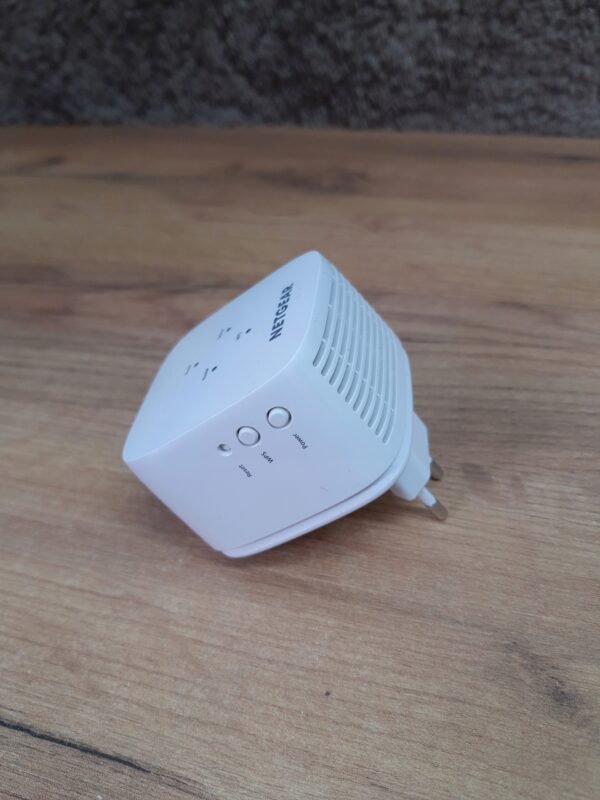 02367f494bfba8db14c24d2c2e8d.jpg Zosilňovač Wi-Fi signálu Netgear EX3110