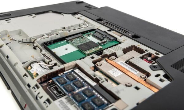 03-169.jpg Digitus DA-71118 — adaptér SSD M.2 SATA a mSATA do 2,5-palcového rámu SATA III