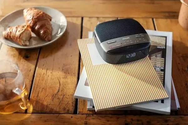 Rádiobudík s DAB+/FM rádiom a LCD displejom, duálny alarm Philips TAR3505