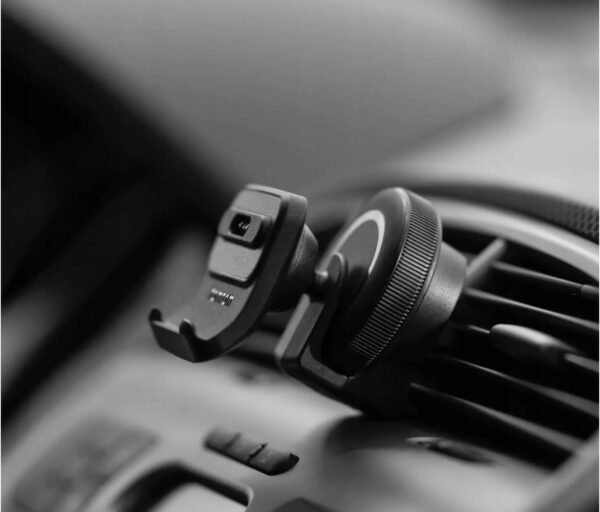 0731d00847e28b5f88e94a2e70b4.jpg TomTom 9UUB.001.41 držiak do mriežky ventilácie pre 520 GO 5200