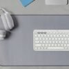 123169e04875aacb24e5fa9042dc.jpg Klávesnica Logitech Pebble Keys 2 K380s Bluetooth multi-device biela tónovaná