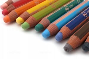 2e180075485c9de3c630e362c6ec.jpg Hrubé pastelky XXL Stabilo Woody 3v1 10 farieb s orezávačom Woody