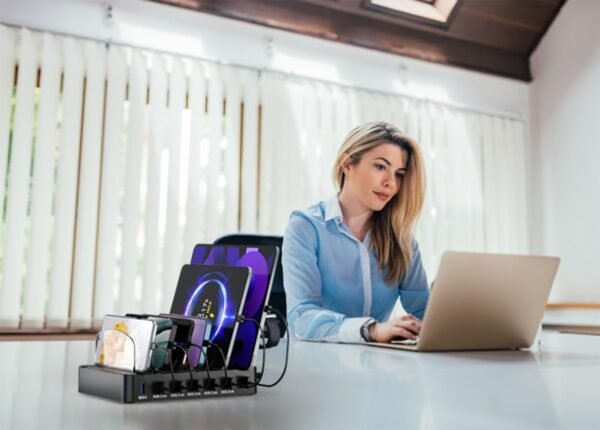 Nabíjacia stanica USB-C Multi Dock s 6 portmi PD 96 W, inteligentná rýchlonabíjacia stanica s 3x PD 20 W, USB-C nabíjací konektor, kompatibilná s telefónmi, iPadmi, hodinkami, stojanmi, tabletmi a ďalšími zariadeniami (6 káblov)