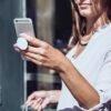 61sJl5CqQvL._AC_SL1000_.jpg Just One More Chapter – milovník čítania kníh, otvorená kniha, kvety PopSockets s vymeniteľným PopGripom