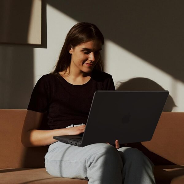 713gVdm9WrL._AC_SL1500_.jpg Puzdro EooCoo kompatibilné s MacBookom Pro 14 palcov (modely 2021–2024) M4 M3 M2 M1 A3112 A3185 A3401 A2992 A2918 A2779 A2442 Pro/Max, ochranné puzdro typu shell, plastové matné puzdro, čierne