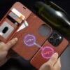 71NCKDzFQ0L._AC_SL1200_.jpg Puzdro OCASE pre iPhone 16 Pro (2 v 1) – kožené puzdro odolné proti nárazom, odnímateľné magnetické puzdro, remienok na ruku, bezdrôtové nabíjanie, priehradka na karty, funkcia stojana, RFID ochrana proti krádeži