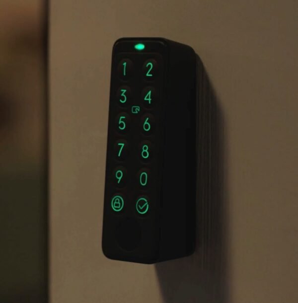 Dotykový spínač SwitchBot na batérie s Bluetooth a zvukovým alarmom