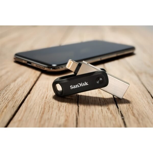 b072cf7c4bfc99fc4152800af0b7.jpg USB kľúč SanDisk iXpand Go 128 GB Lightning, USB 3.0 čierny