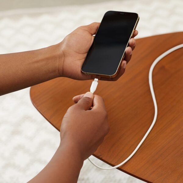 b5a55485470b9c995b8db0d9705b.jpg Kábel AMAZON BASICS USB - Apple 30-pin 1 m biely