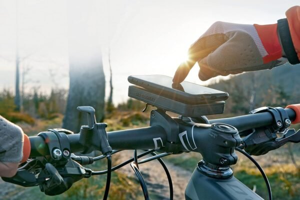 SKS GERMANY COMPIT Cover — kryt na Samsung Galaxy S22 s úchytom pre držiak na bicykel čierny