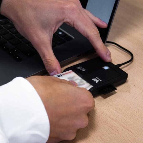 Woxter PE26-003 — kontaktná USB čítačka španielskeho elektronického preukazu DNI, čierna