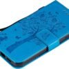 VEEMOS — knižkové puzdro na iPhone 13 s motívom mačky a stromu a priehradkami na karty modré