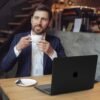 BlueSwan — polopriesvitný obal z PP na MacBook Pro 13 M1/M2 (2016–2022) matný čierny